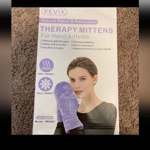 Arthritis / Hand Therapy Mittens New in the Box Heat or Cold